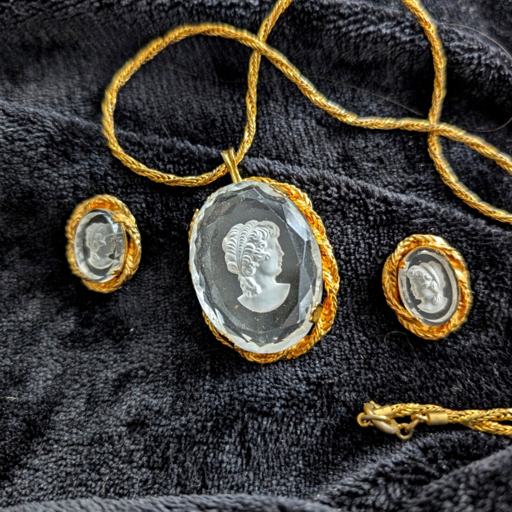 Gold and Clear Cameo Jewelry Set